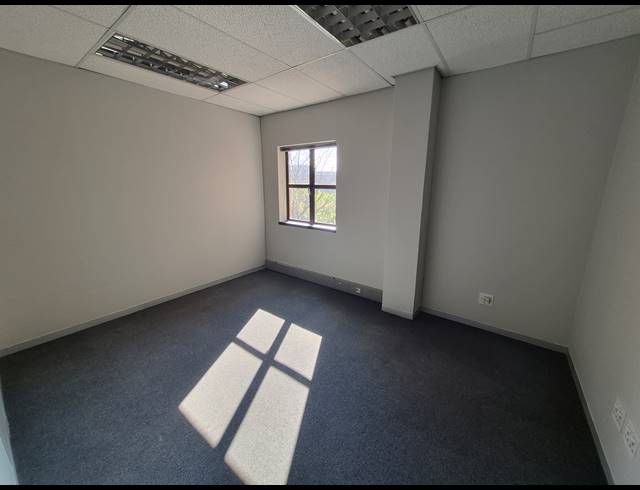 109M² OFFICE TO LET IN WOODMEAD